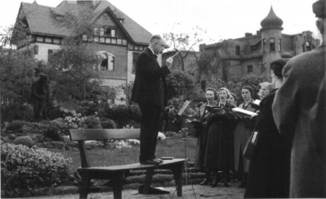 Erich Lang beim Dirigieren